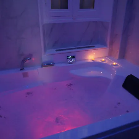 Glamour Jacuzzi Prive