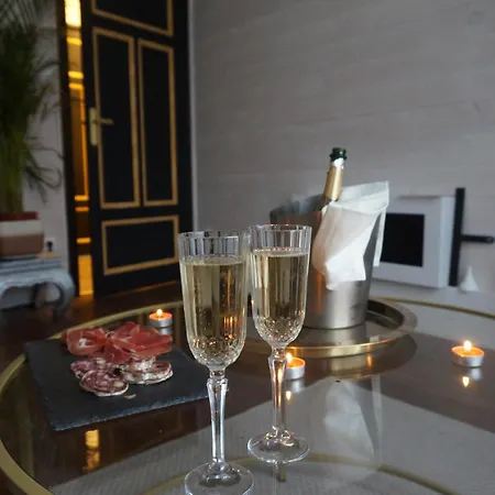 Glamour Jacuzzi Prive شقة